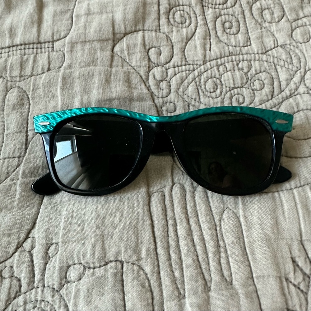 Vintage 1980s Ray-ban Wayfarer Turquoise and Black